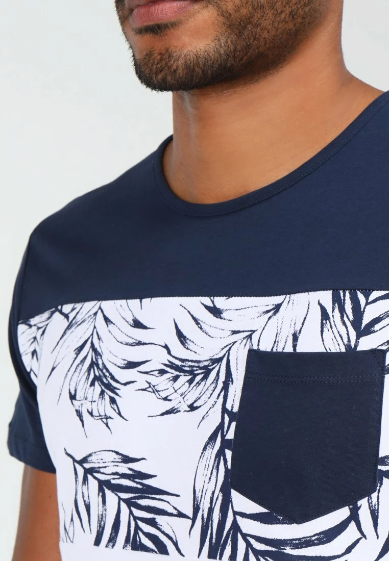 Pier One Hombre Camiseta Estampada - Navy/white - Imagen 4