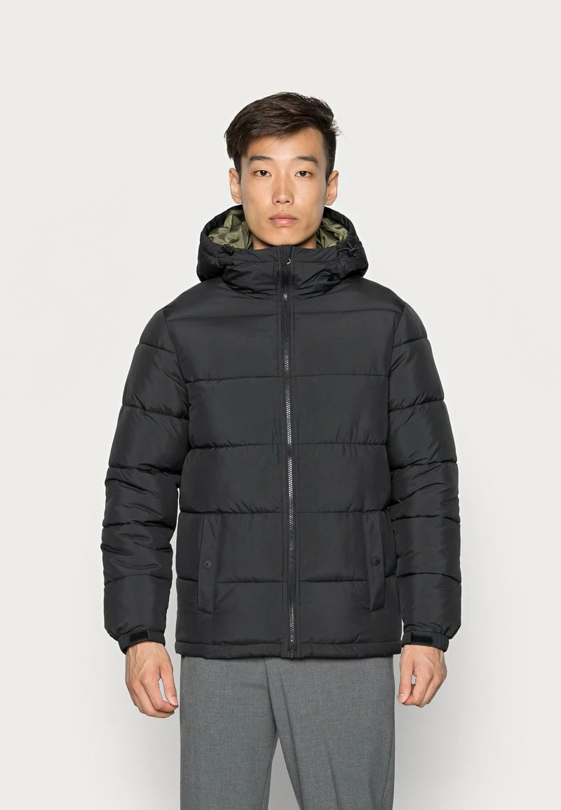Pier One Hombre BASIC PUFFER JACKET WITH CONTRAST HOOD - Chaqueta De Invierno - Black/olive