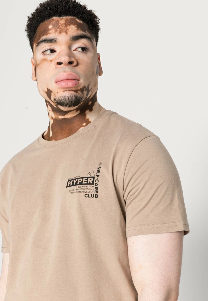 Pier One Hombre Camiseta Estampada - Light Brown - Imagen 5