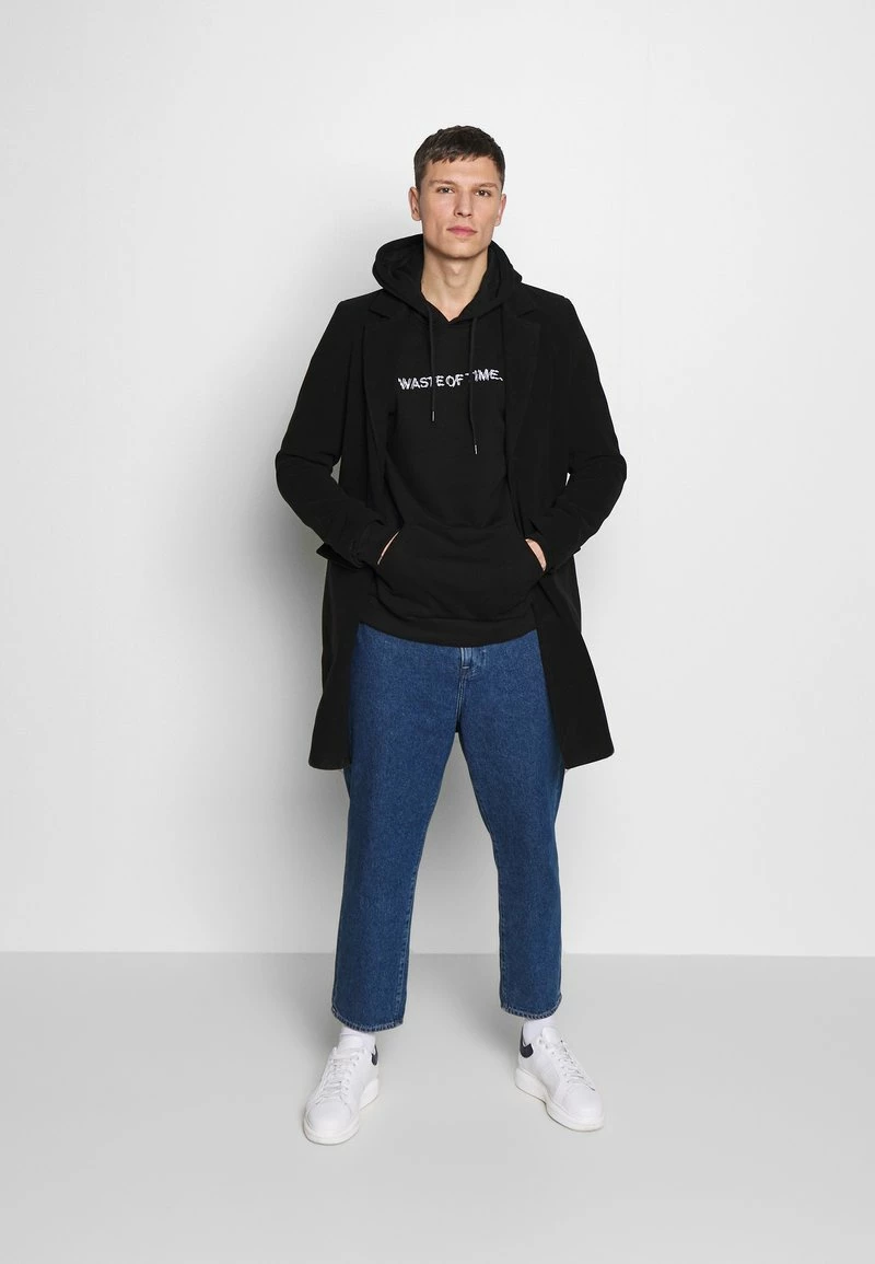 Pier One Hombre WASTE OF TIME HOOD - Jersey Con Capucha - Black - Imagen 2
