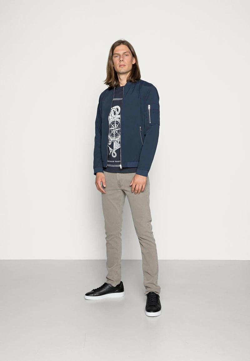 Pier One Camiseta Estampada - Dark Blue, Hombre - Imagen 2