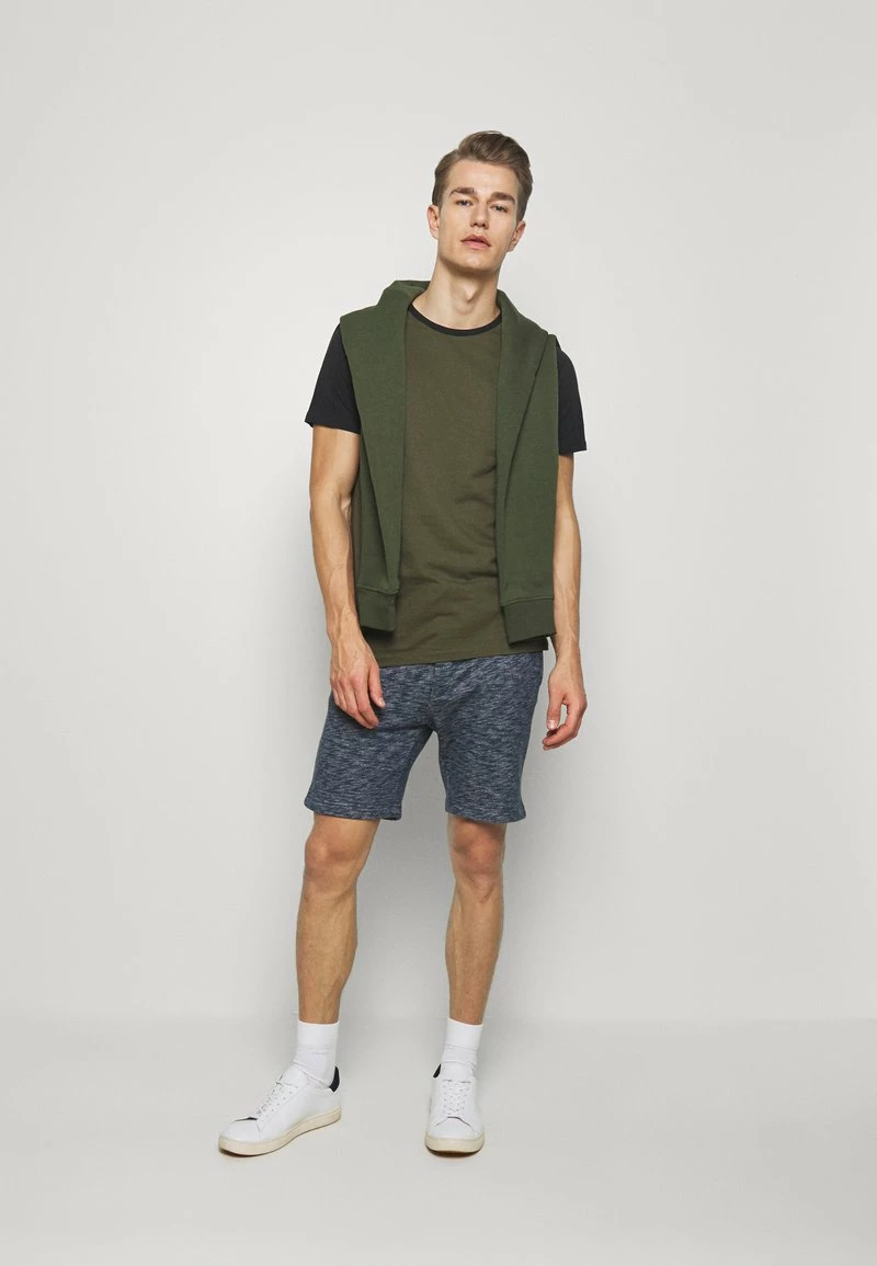 Pier One Hombre Camiseta Básica - Olive - Imagen 2