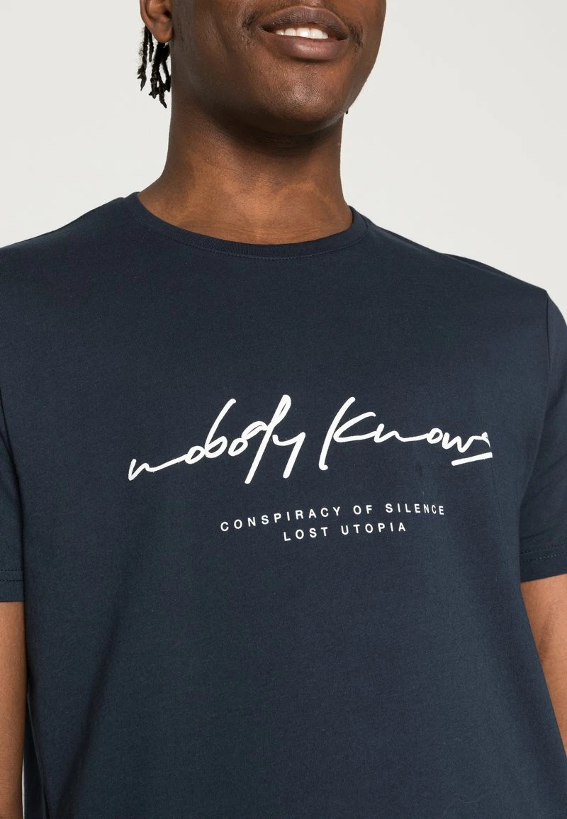 Pier One Hombre Camiseta Estampada - Dark Blue - Imagen 5