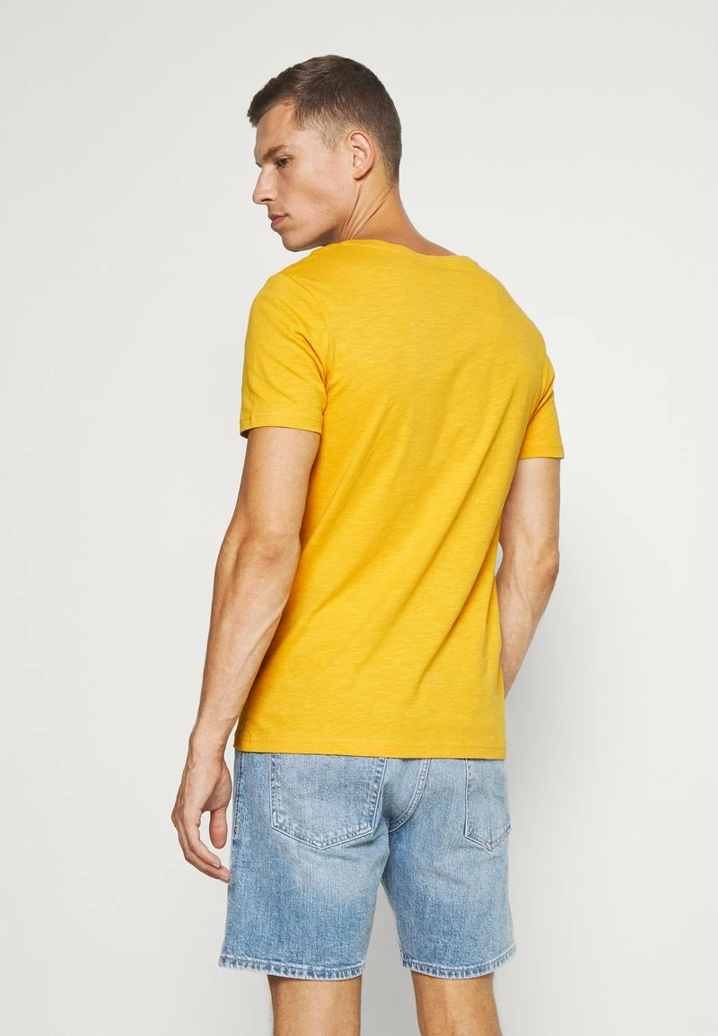 Pier One Hombre Camiseta Básica - Light Yellow - Imagen 3
