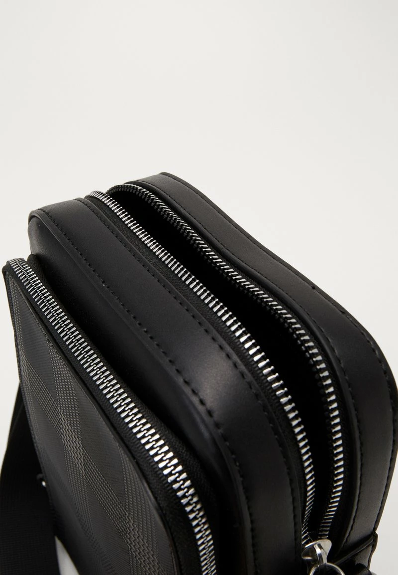 Pier One Hombre Bandolera - Black - Imagen 5